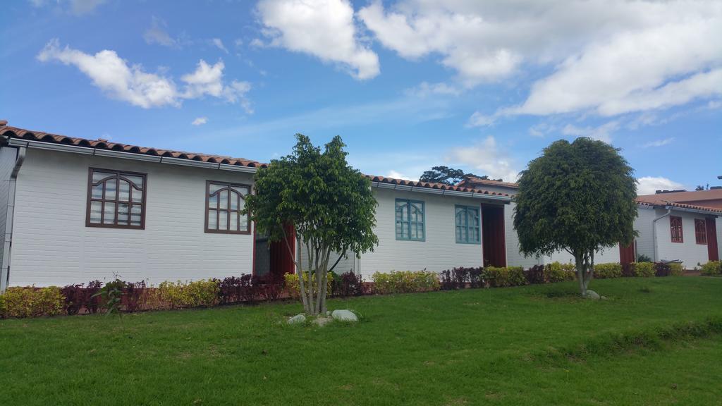 Hosteria Rosa Blanca Puembo Exterior foto