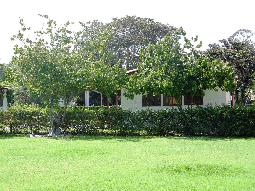 Hosteria Rosa Blanca Puembo Exterior foto