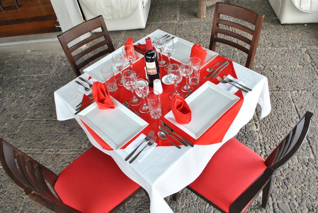 Hosteria Rosa Blanca Puembo Exterior foto
