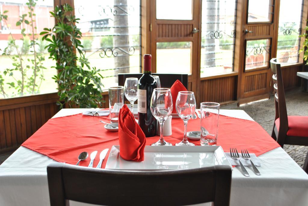 Hosteria Rosa Blanca Puembo Exterior foto